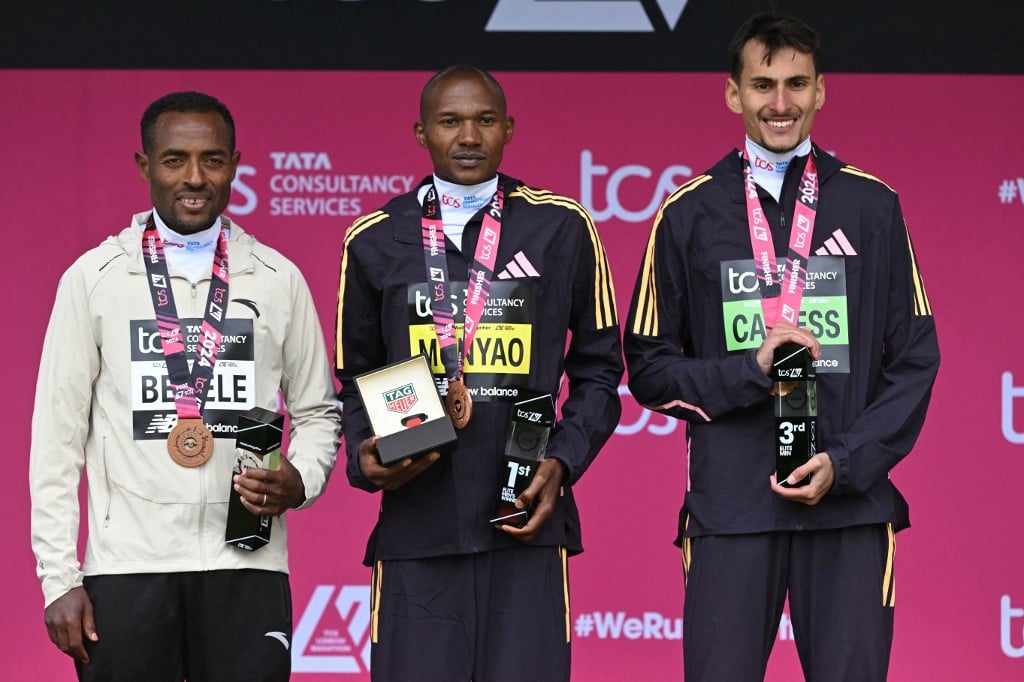 Kenya's Munyao gets better of Bekele to win London marathon