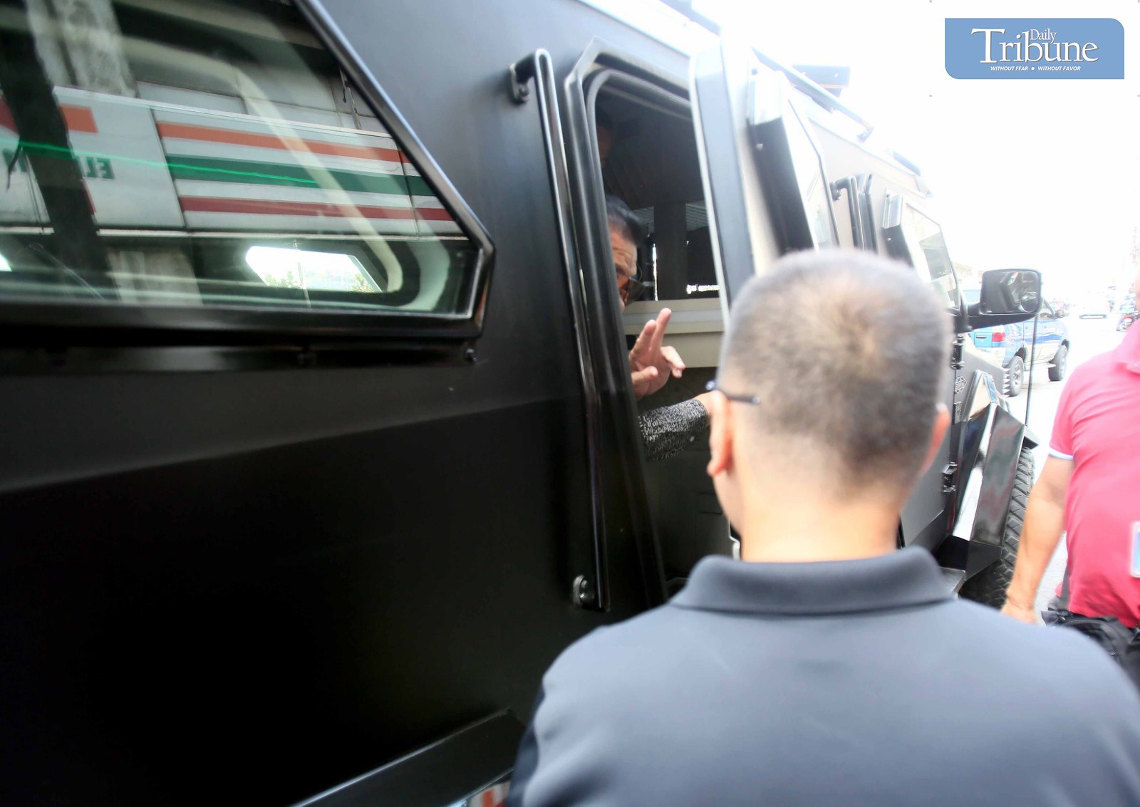 MMDA captures Chavit in EDSA Busway
