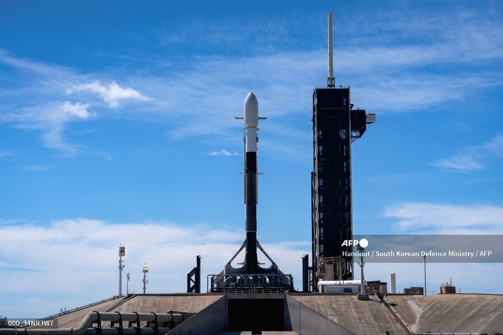 SoKor says second spy satellite placed in orbit
