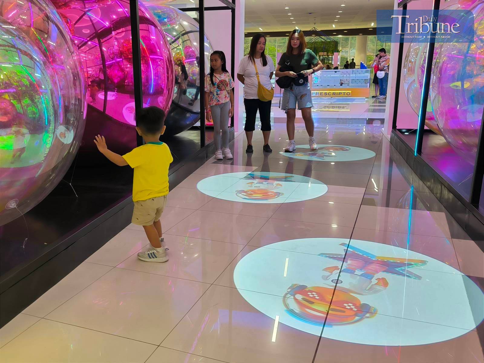 TRIBUNE-Customers-SMCityOlongapo