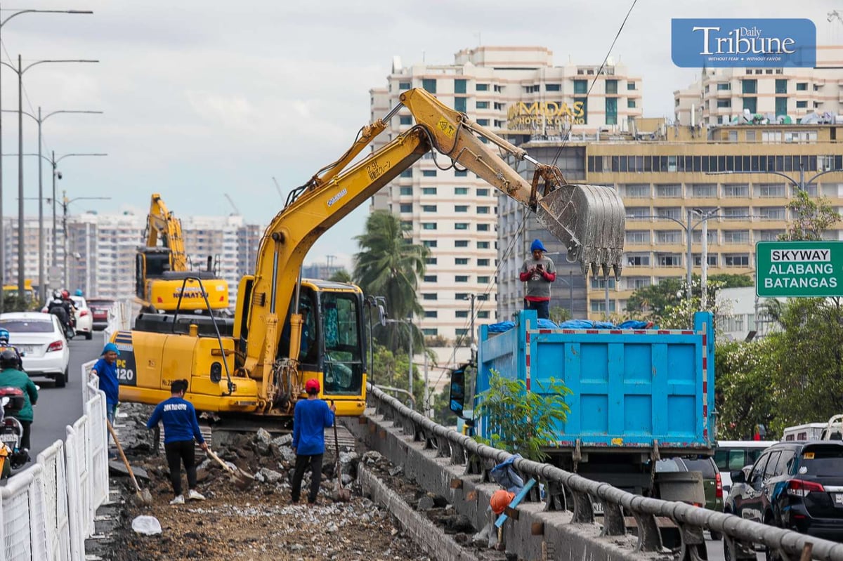 Road construction at Roxas Boulevard