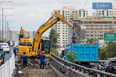 Road construction at Roxas Boulevard