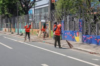 Manila workers told: Avoid the heat