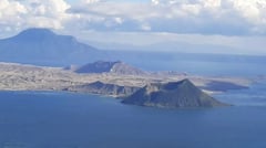 Phreatic eruption, 5 temblors recorded in Taal