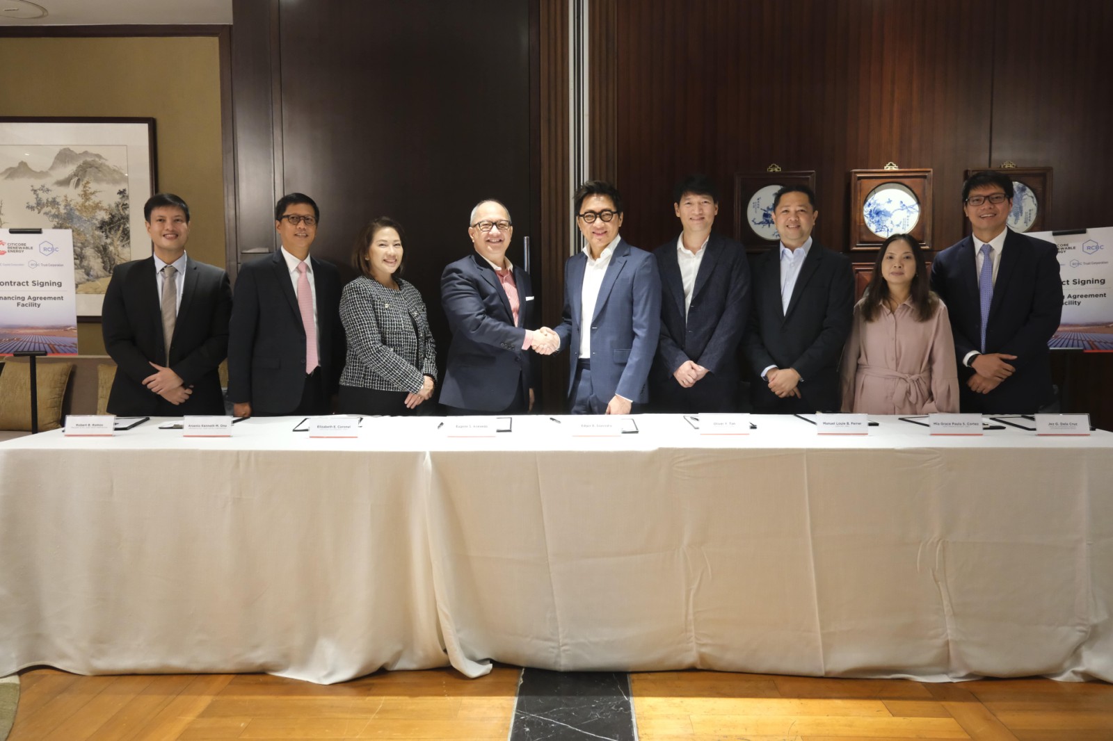 Citicore Renewable Energy Corp. and Rizal Commercial Banking Corp. sign a financing agreement for the funding of the former’s multiple solar power plant projects. At the landmark deal signing are (from left) Robert Ramos, president and CEO — RCBC Trust Corp; Arsenio Kenneth Ona, president and CEO — RCBC Capital Corp; Elizabeth Coronel, executive vice president — RCBC; Eugene Acevedo, president and CEO — RCBC; Edgar Saavedra, chairperson — CREC; Oliver Tan, president and CEO — CREC; Louie Ferrer, director — CREC; Mia Cortez, chief finance officer — CREC; and Jez dela Cruz, head of corporate finance — Citicore.