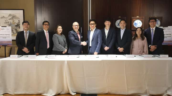 Citicore Renewable Energy Corp. and Rizal Commercial Banking Corp. sign a financing agreement for the funding of the former’s multiple solar power plant projects. At the landmark deal signing are (from left) Robert Ramos, president and CEO — RCBC Trust Corp; Arsenio Kenneth Ona, president and CEO — RCBC Capital Corp; Elizabeth Coronel, executive vice president — RCBC; Eugene Acevedo, president and CEO — RCBC; Edgar Saavedra, chairperson — CREC; Oliver Tan, president and CEO — CREC; Louie Ferrer, director — CREC; Mia Cortez, chief finance officer — CREC; and Jez dela Cruz, head of corporate finance — Citicore.