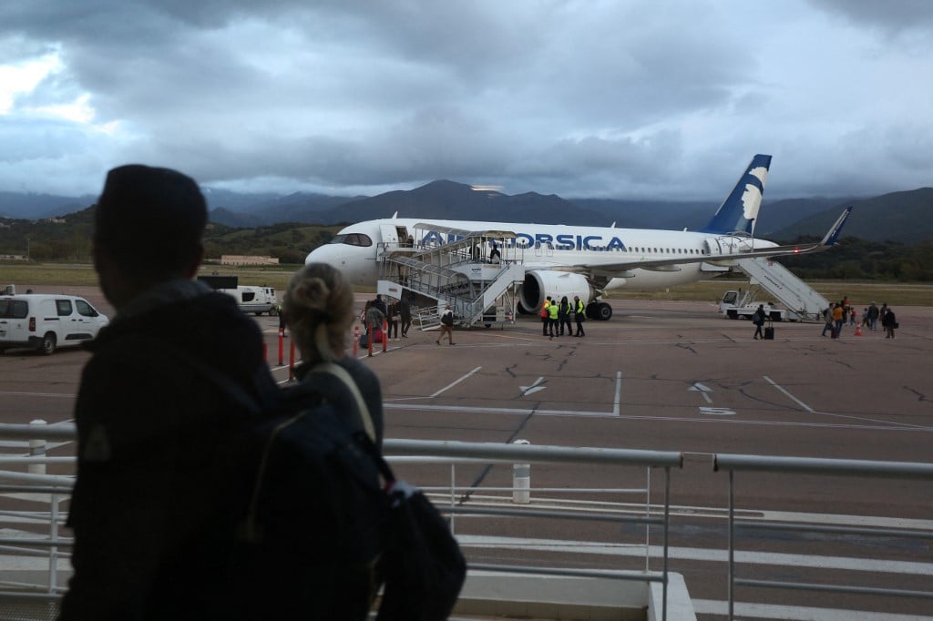 Mass cancellations loom despite French air union cancelling strike