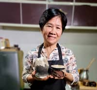 Chocolate maker and Balai
Cacao owner Marie Frances
Macabenta