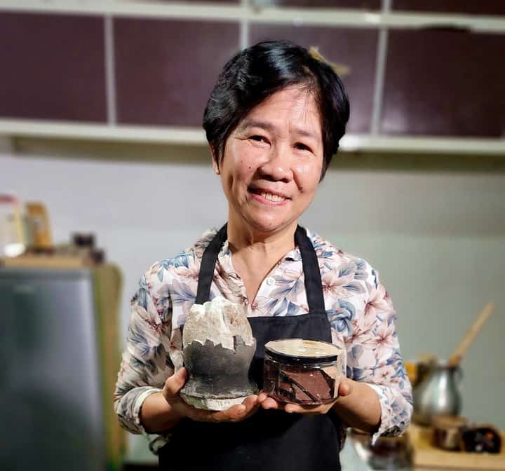 Chocolate maker and Balai
Cacao owner Marie Frances
Macabenta