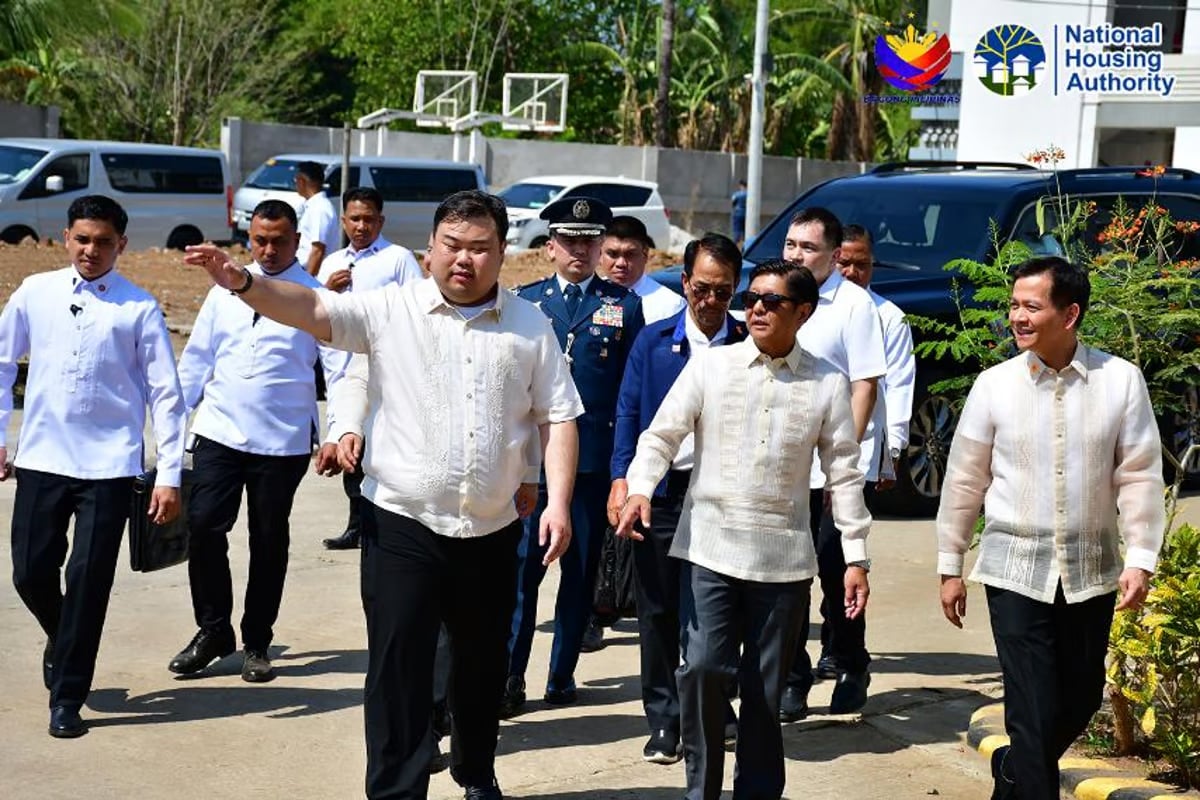 Bataan folk get housing