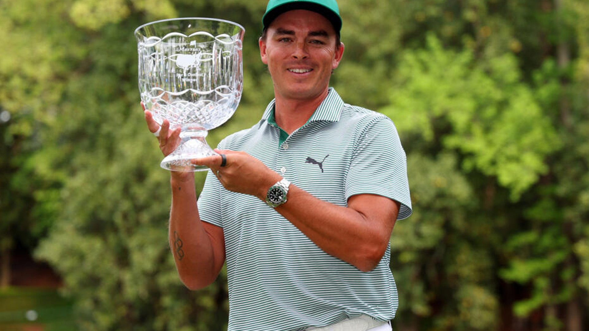Fowler risks curse with Par-3 win