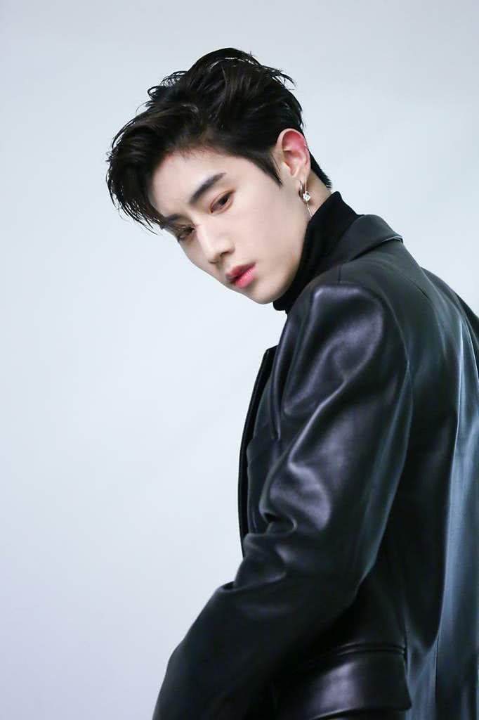 Int’l rapper Mark Tuan endorses new fragrance collection