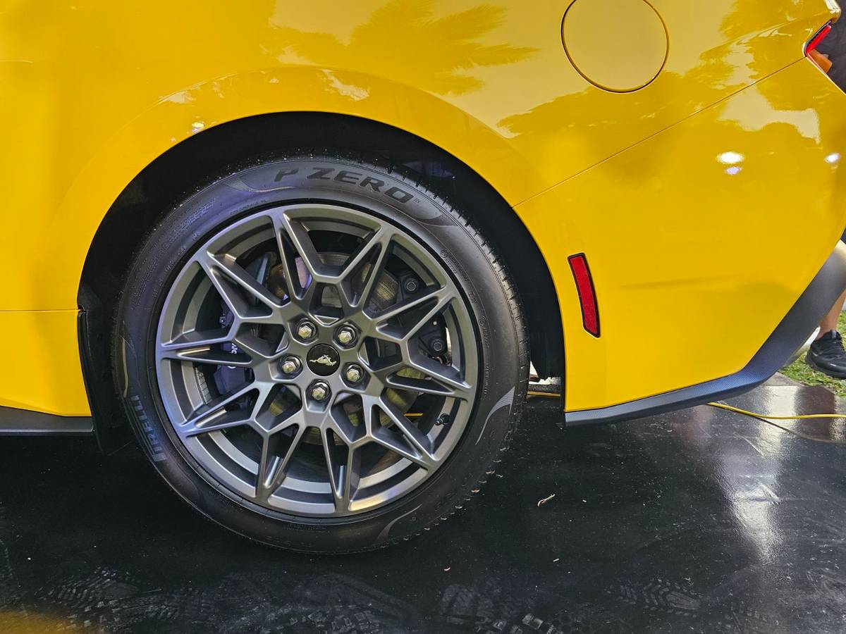 It has 19-inch aluminum wheels.
