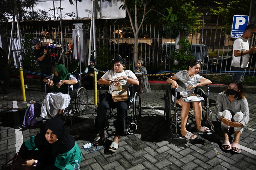 Magnitude 6.5 earthquake strikes off Indonesia's Java island: authorities