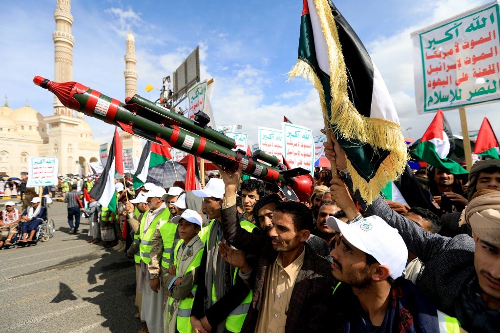 Yemen rebels say they fired missiles at Israeli, British ships