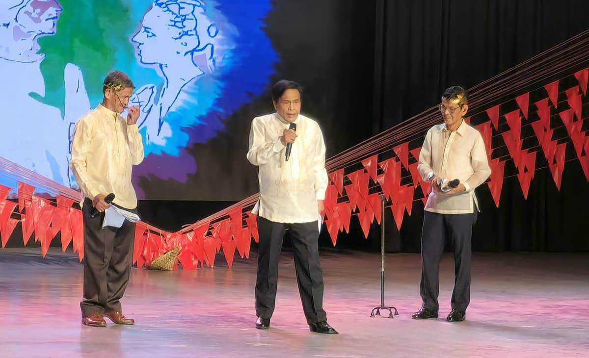 A crissotan from Pampanga by poets Francisco Guinto, Sergio Calayag and Romeo Rodriguez.