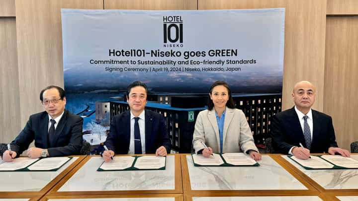 (FROM left) Kamita Sekkei chief executive officer Hirokazu Bando, Technocrew managing director Akira Hiraoka, Hotel101 Global chief executive officer Marriana Yulo- Luccini and Iwata Chizaki Construction general manager
Makoto Miyoshi.