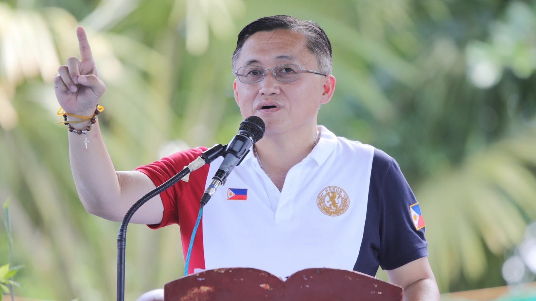 Bong Go provides aid to displaced workers in Batangas