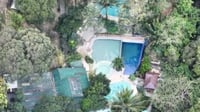 Tribune-drone-shot-swimming-pool