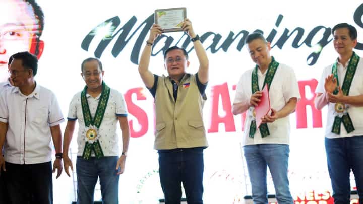 Bong Go champions grassroots dev't; assists Limay displaced workers
