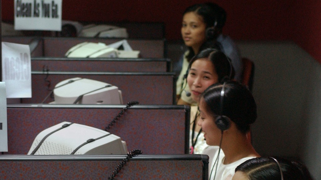 Bong Go supports Philippine Call Center Institute graduates in Ormoc City, Leyte 