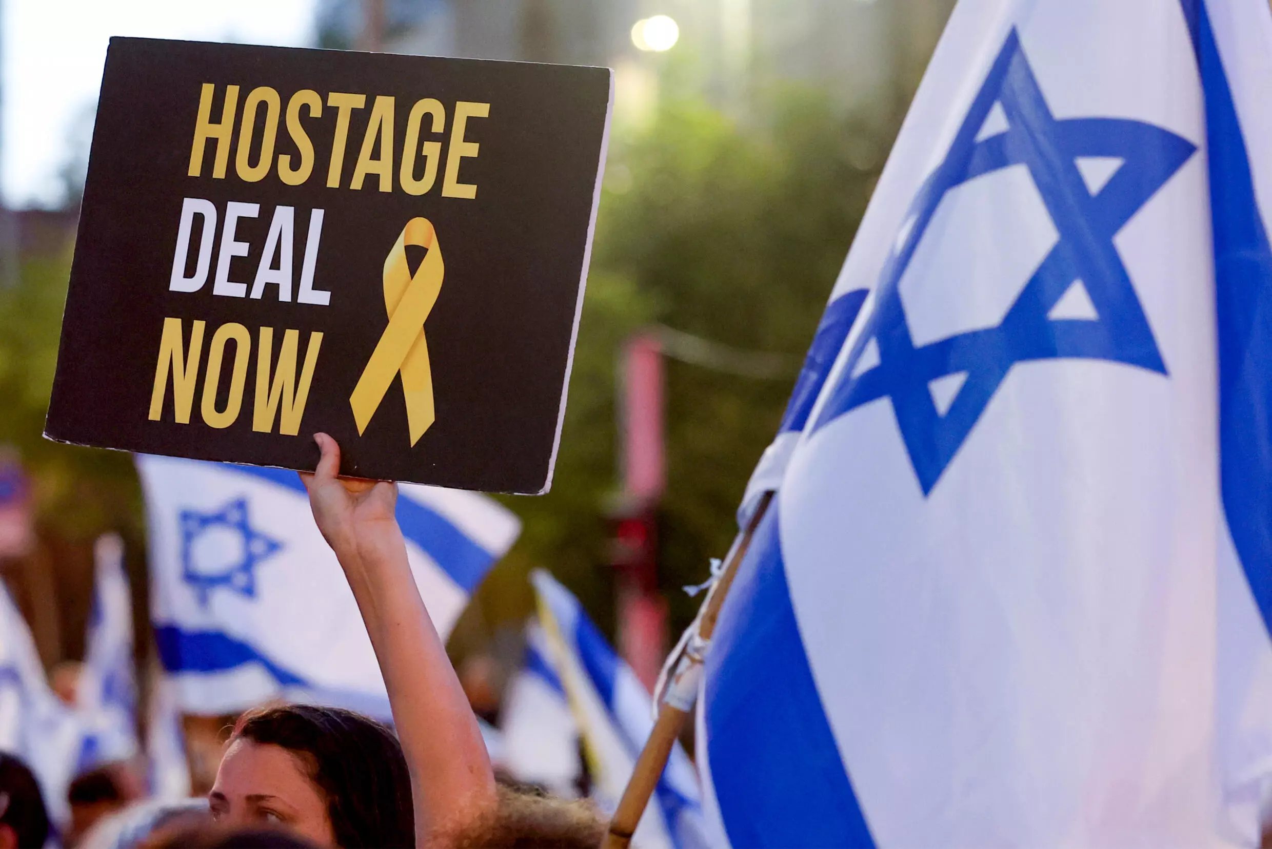Hamas hostages call for deal in video