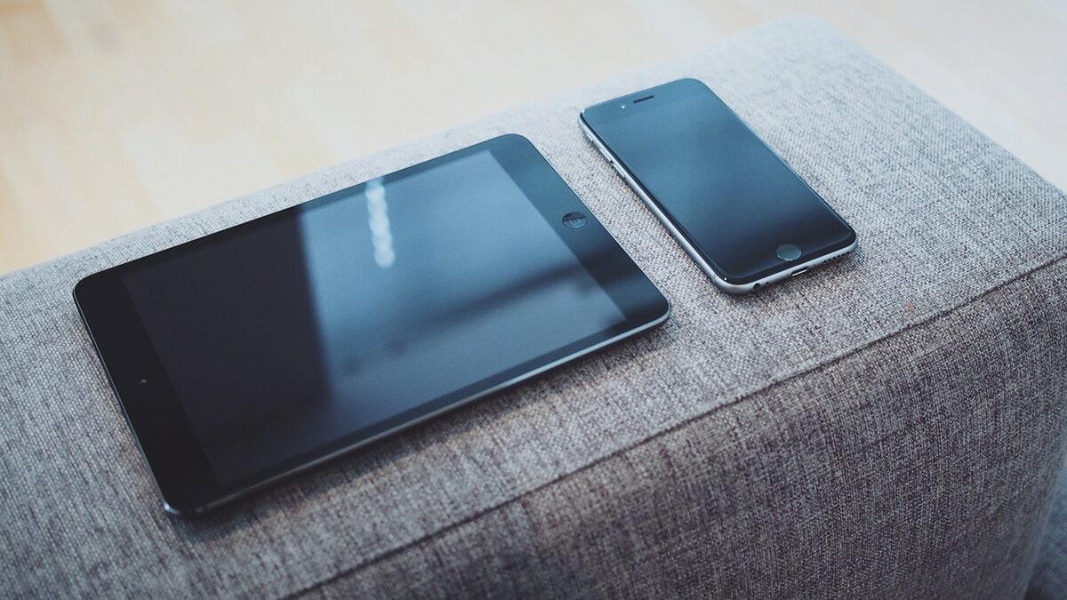 U.S. exempts smartphones, computers from global Trump tariffs