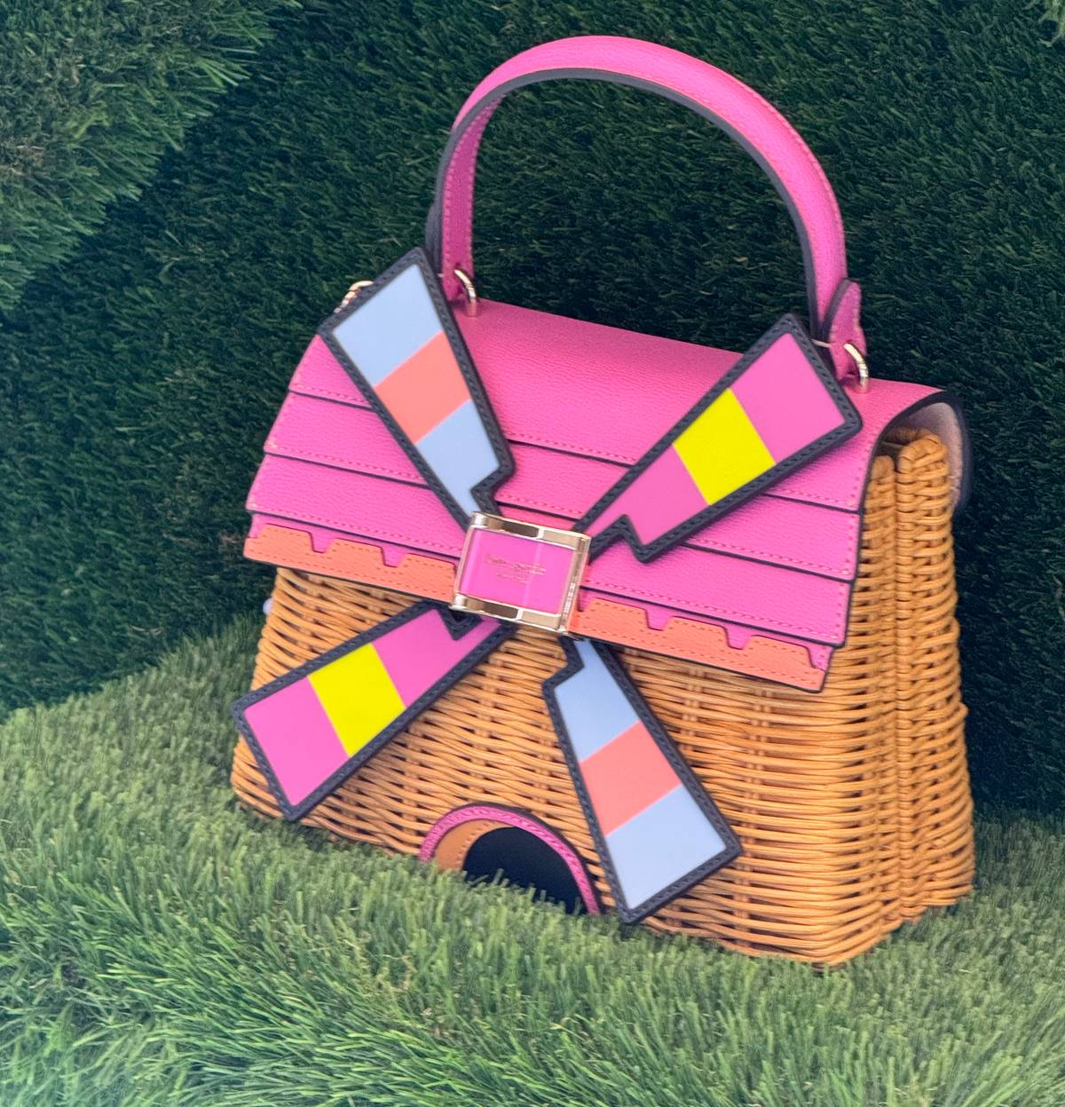 KATE Spade Tee Time Wicker 3D Windmill Top-handle Bag.