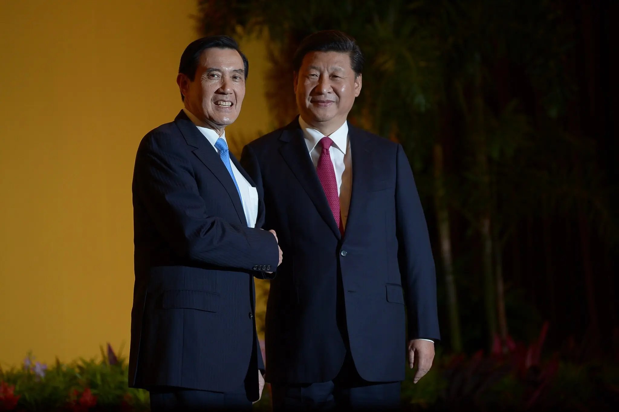 Chinese leader meets ex-Taiwan president
