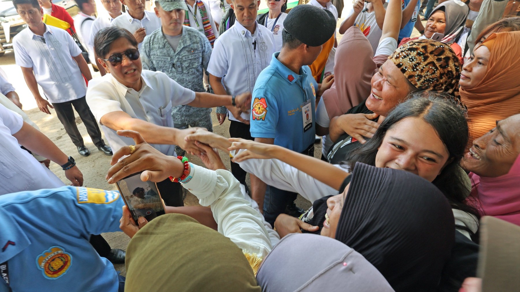 Marcos strengthens livelihood support for returning OFWs