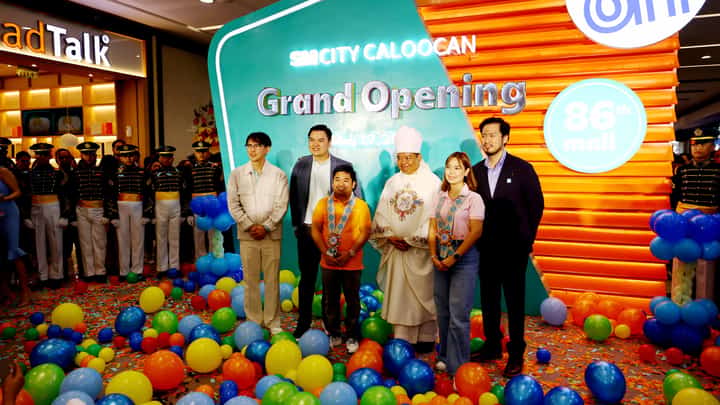 SM City has extended its reach for progress with the opening of its 86th mall in Caloocan City. The grand event was attended by (from left) SM Supermalls president Steven Tan, SM Engineering design and development president Hans Sy Jr., Caloocan City Mayor Dale Gonzalo ‘Ayong’ Malapitan, Archbishop Roberto Orendain Gaa, Caloocan City Vice Mayor Karina Teh and SM Food Retail executive director Hendrik Sy.