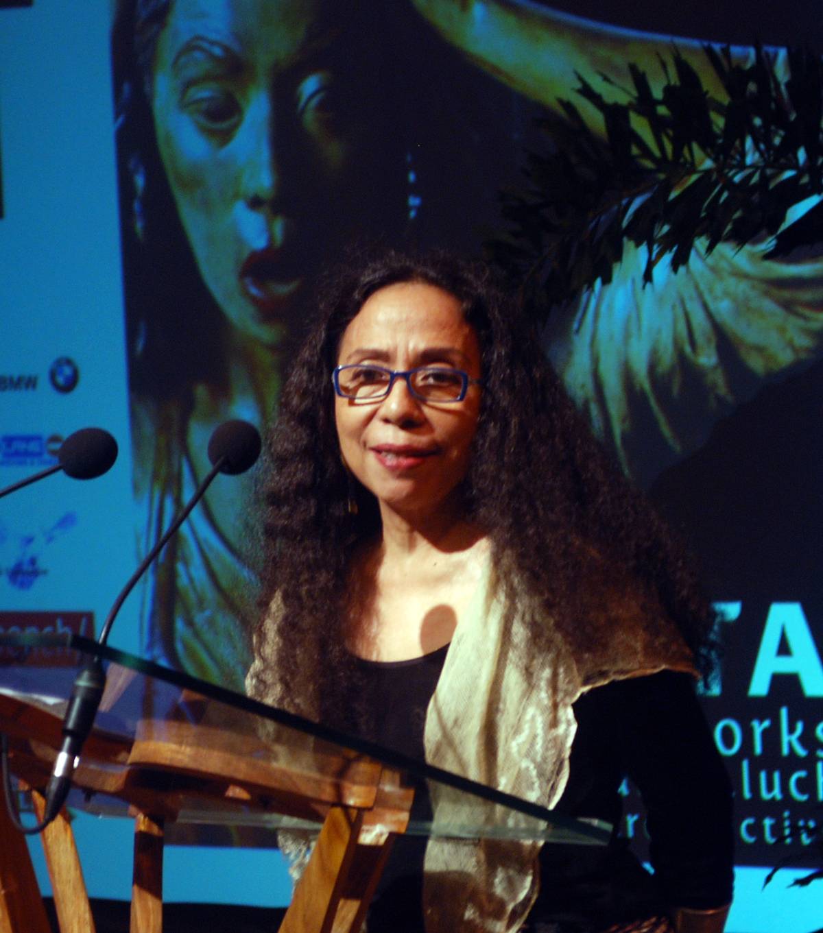 JULIE Lluch