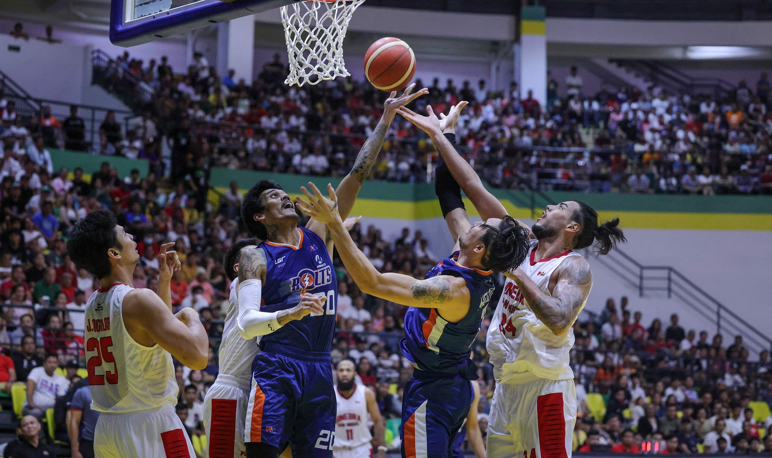 Meralco outworks Ginebra in Game 3 to take a 2-1 best-of-seven semis lead in the PBA Philippine Cup Wednesday at the Dasmarinas Arena in Cavite.