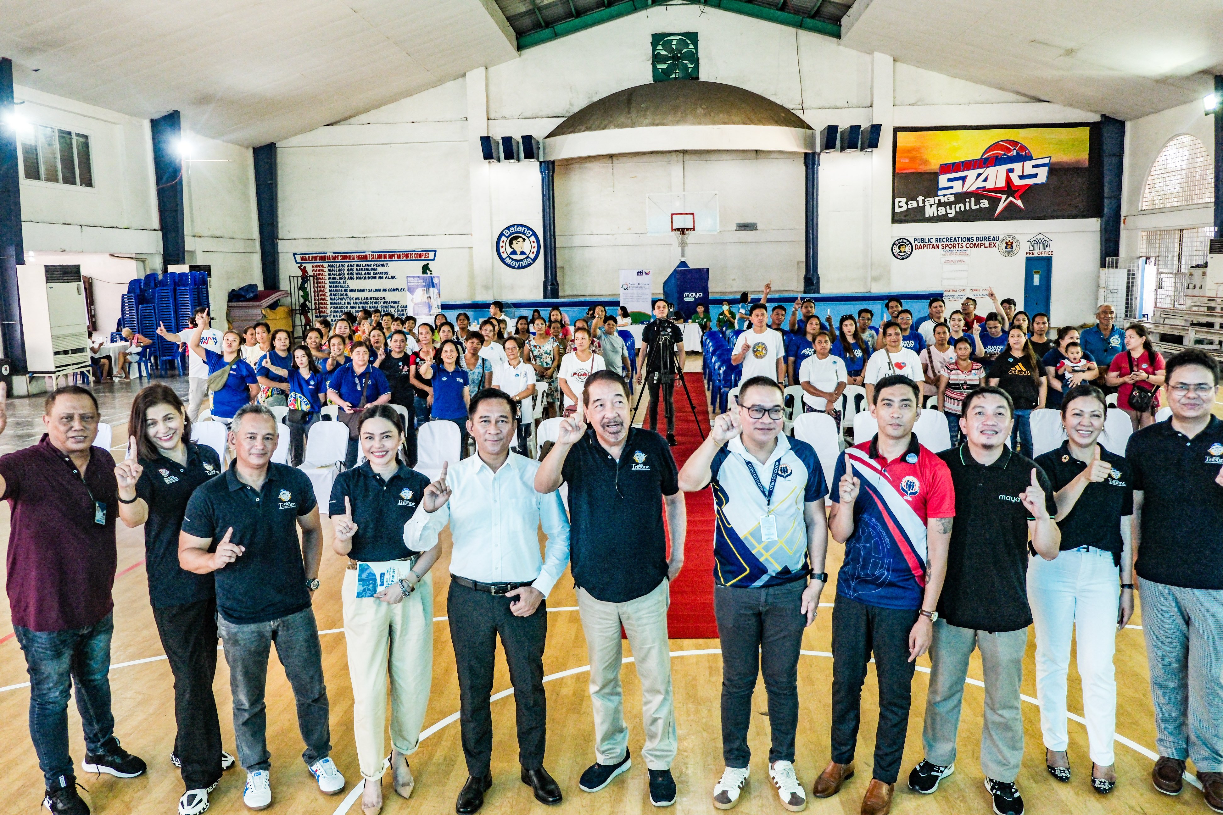 DAILY Tribune successfully hosted the 8th Asian Innovation Forum with the theme ‘Digital Pathways to Upscaling MSMEs’ at Dapitan Sports Complex on Thursday. Keynote speakers from leading financial institutions, digital payment companies and cooperatives, including SB Corp., Maya and Cebu CFI, provided valuable insights to help ordinary Filipinos build their businesses. Participants learned about securing loans and accessing institutional support, while also enjoying raffle prizes from sponsors and partners.
