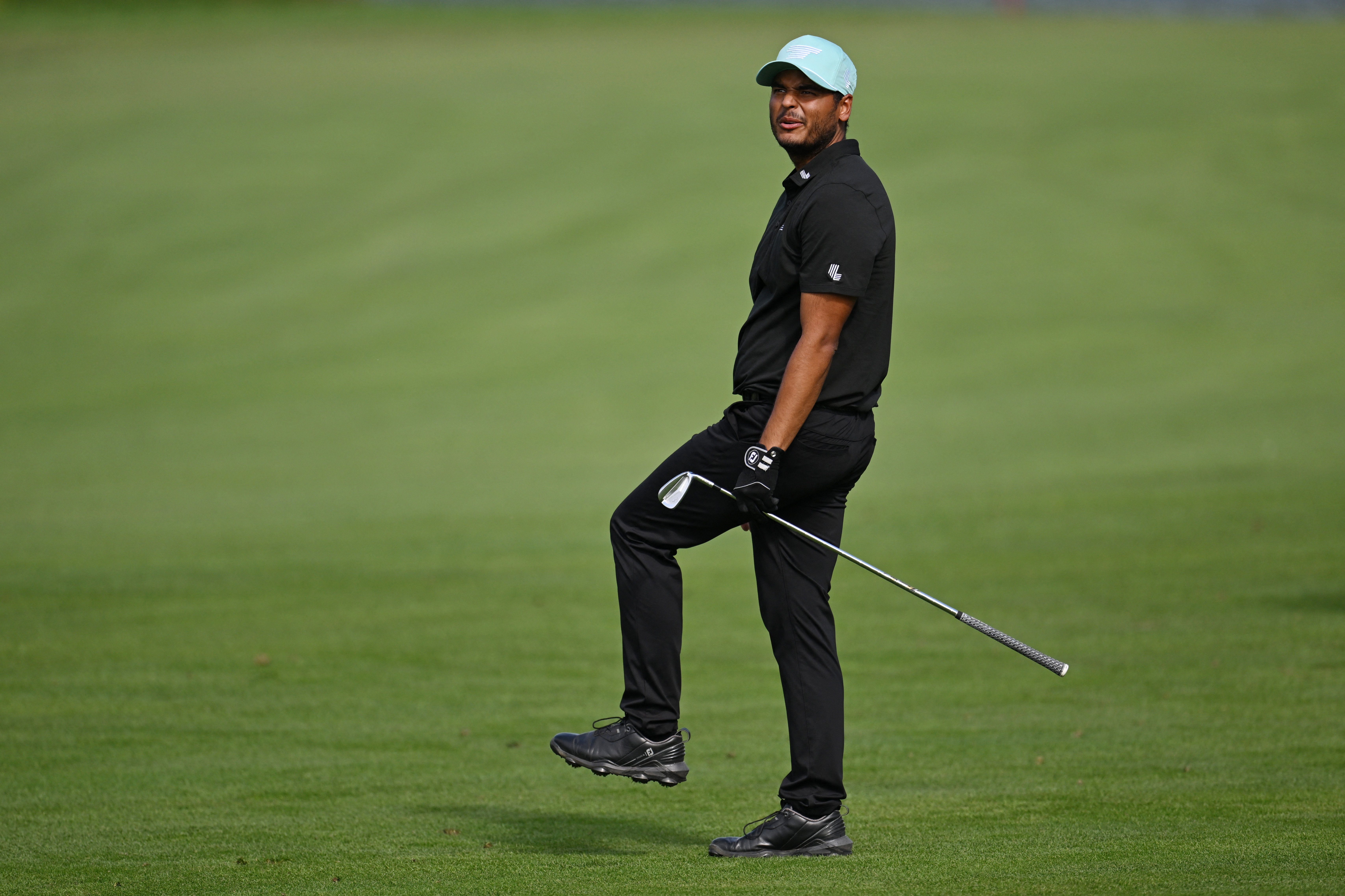 Muñoz sizzles in Singapore