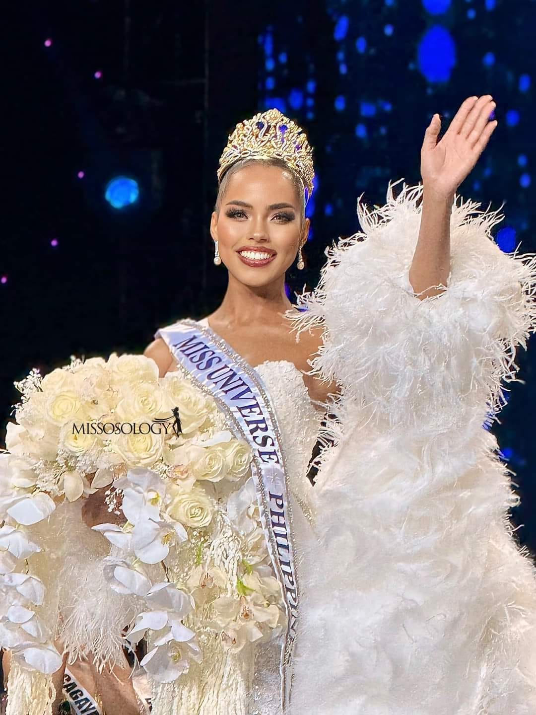 Chelsea Anne Manalo, may hinhin 
na tangi at dakilang ganda
