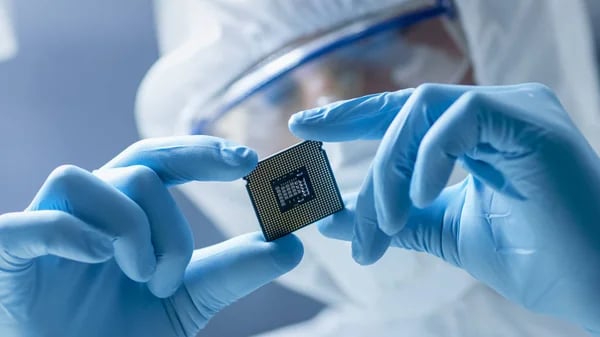 Seoul setting up $7-b aid package for chip industry