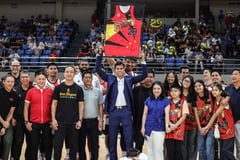 Jersey #29 ni Arwind Santos niretiro