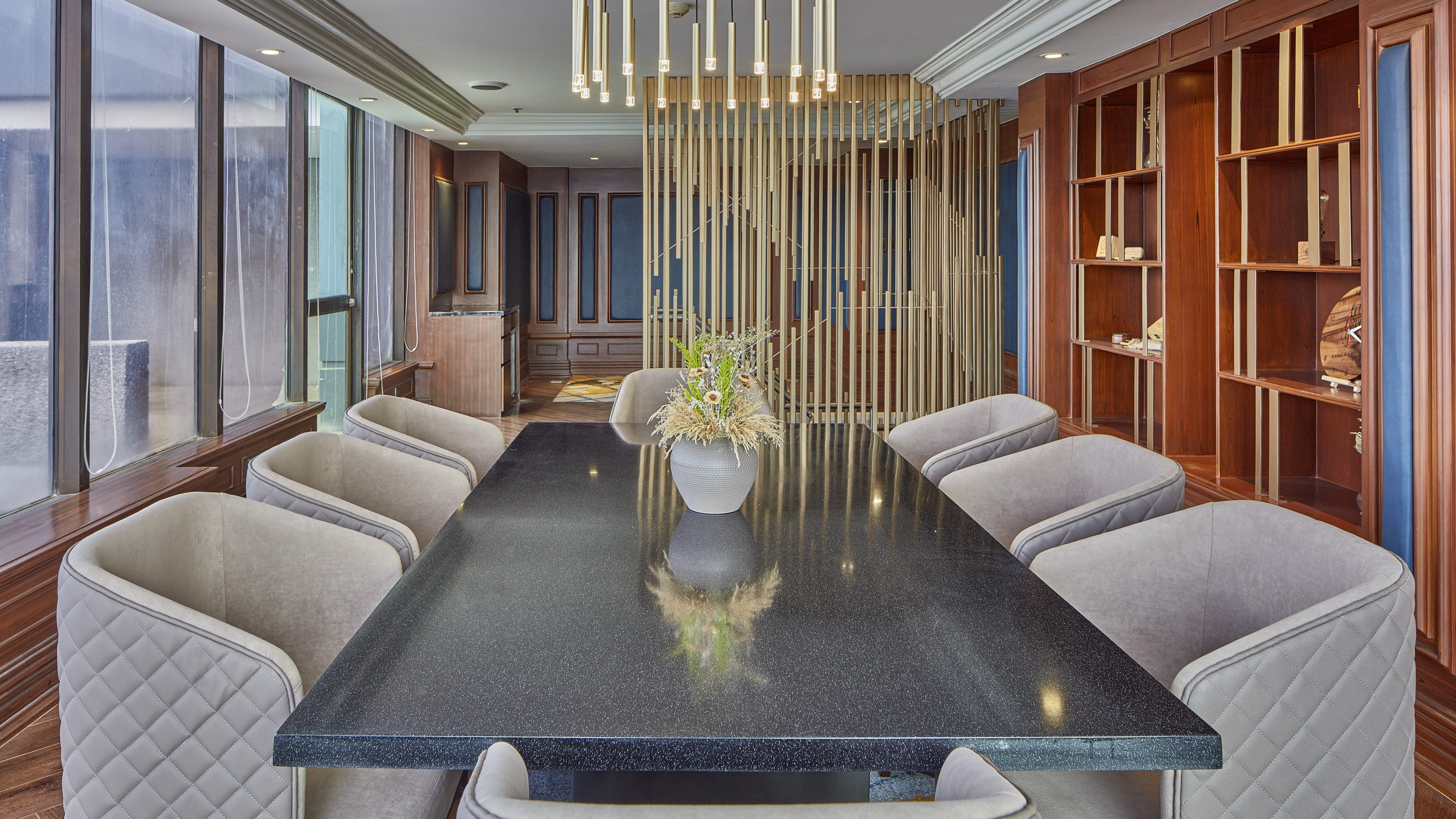 Crowne Plaza Manila Galleria, 
Holiday Inn Manila Galleria reveal revamped rooms and lounges
