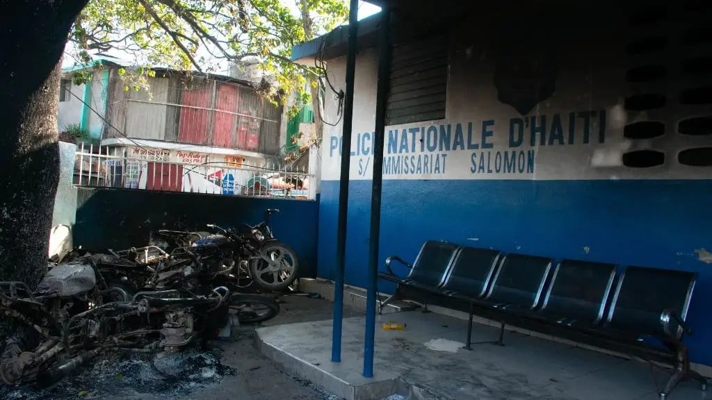 Haiti gangs storm another police station 