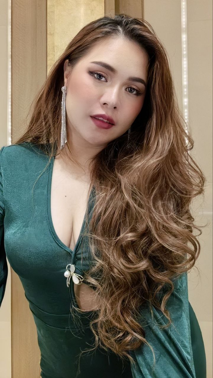 SINGER Gel Aquino.