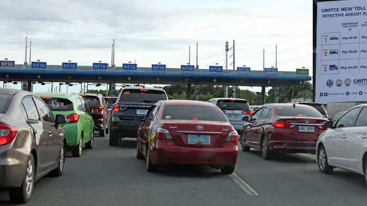 Beeline Users of the CAVITEX Coastal Road invariably find themselves facing long queues at its toll gate despite the use by the operator of RFID-enabled gates.