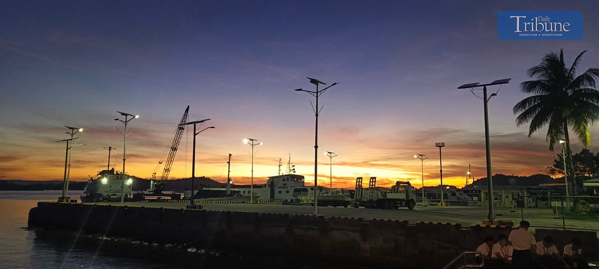 TRIBUNE-Sunset-Dapa