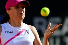 ENJOYING THE RIDE: Swiatek nears Serena record, Rome crown