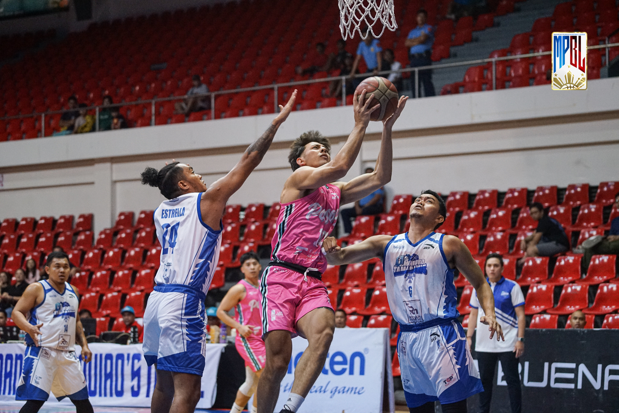 Quezon nips Batangas, gains solo MPBL lead