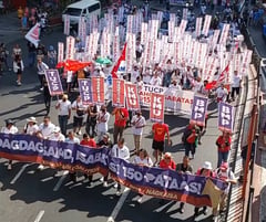 7 pulis, sugatan matapos ang Labor Day rally sa Maynila