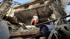 Israel bombards Gaza, welcomes new truce talks
