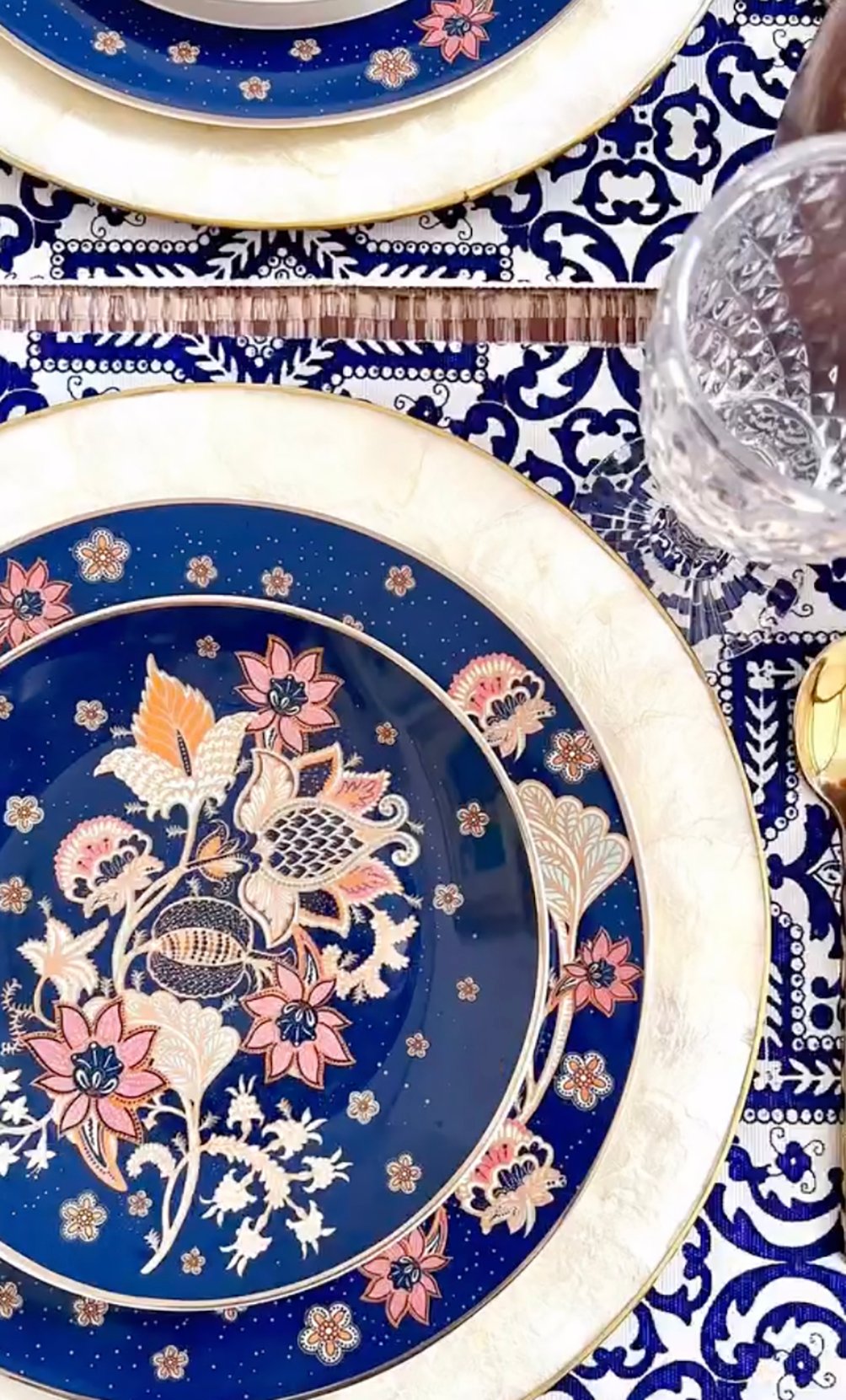 BATIK plate