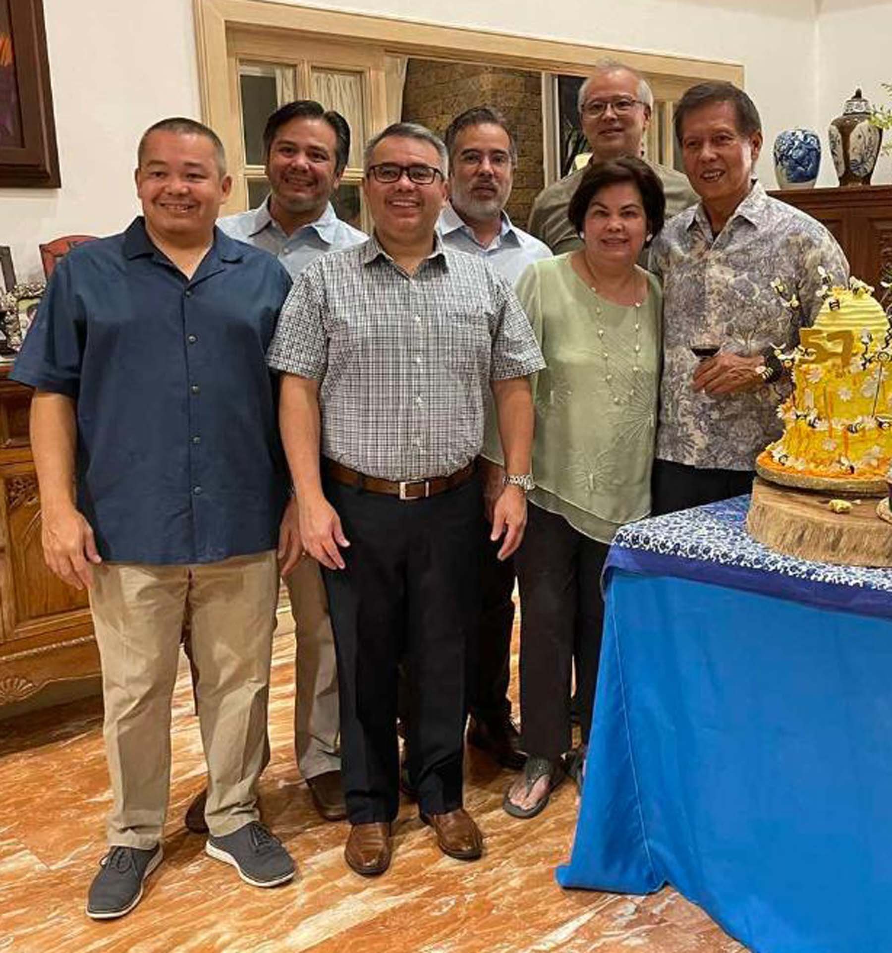 Maxcy and Marivic Borromeo with their five sons Chipi, Andre, Marco, Paulo and Jonel.