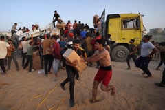 800,000 refugees flee Rafah fighting
